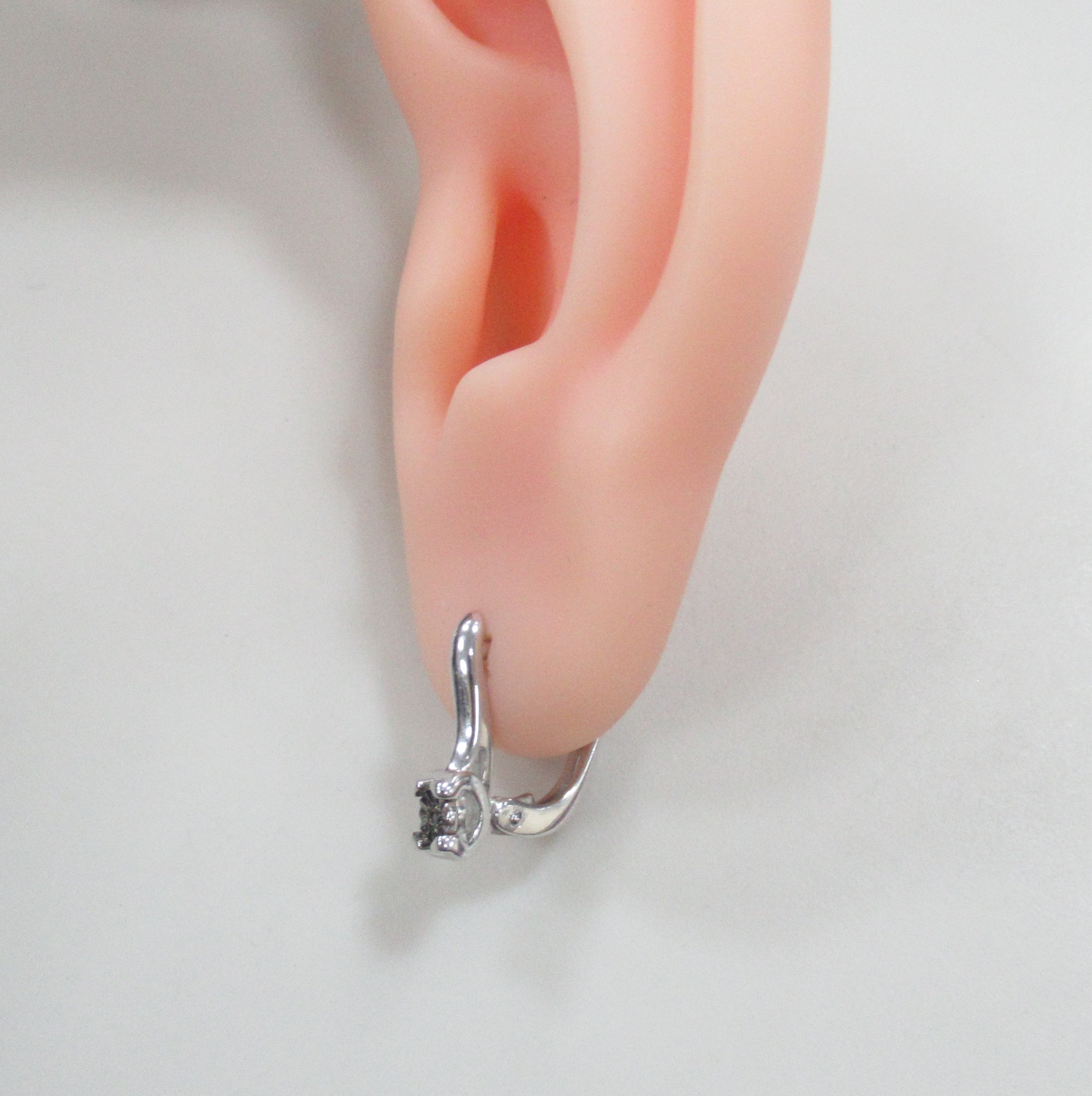 Серебряные серьги с черными бриллиантами